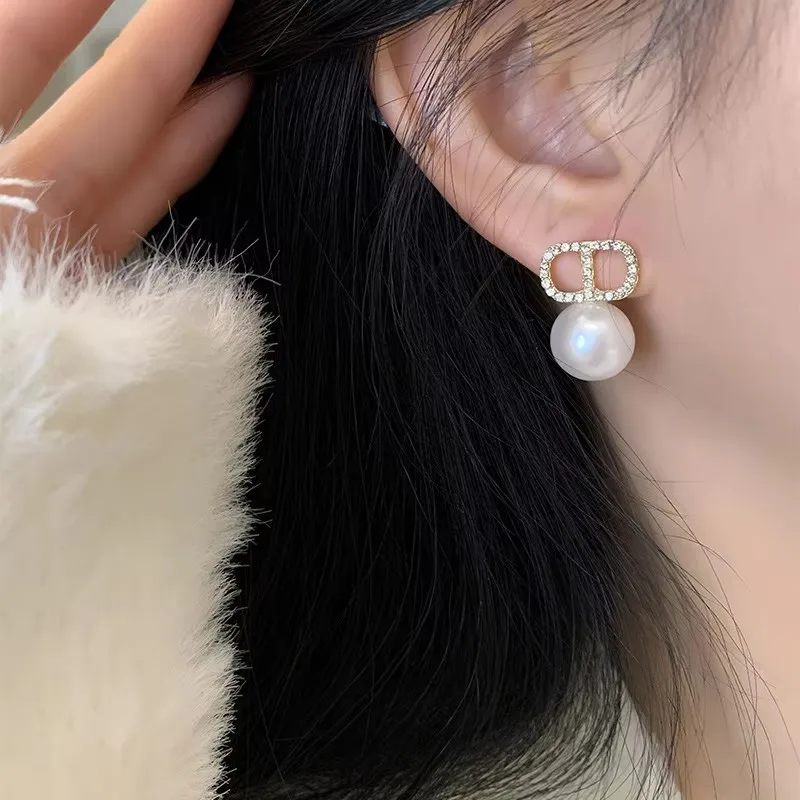 New Fashion Korean White Pearl Drop Earrings for Women Bohemian Golden Round Wedding Earrings Jewelry Gifts Wholesale