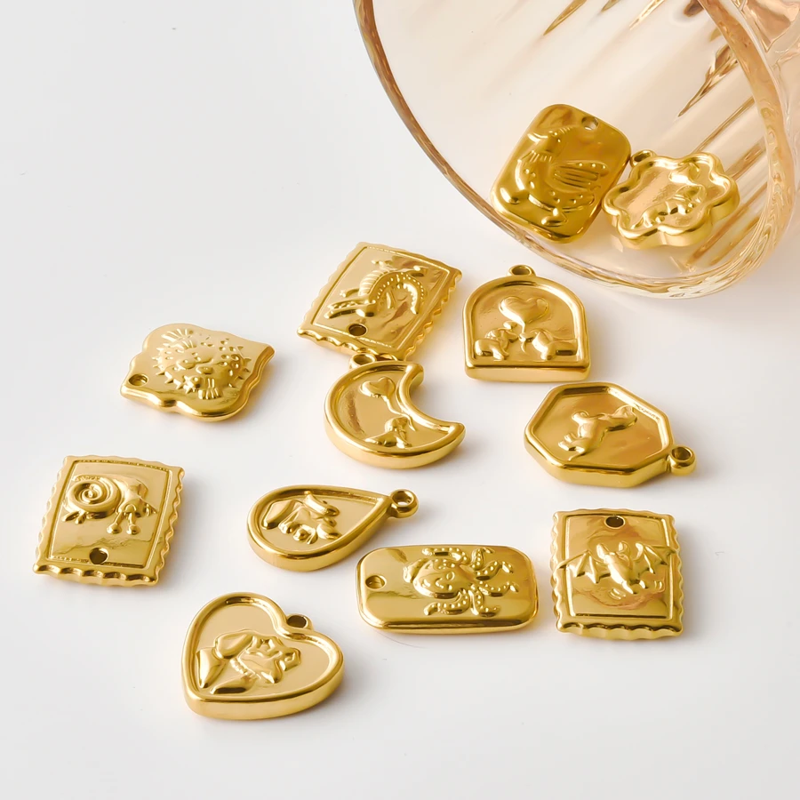 10Pcs Gold Plated Stainless Steel Vintage Animal Charm Pendants Dog Bat Snail Octopus Spider Rooster Charms DIY Jewelry Making