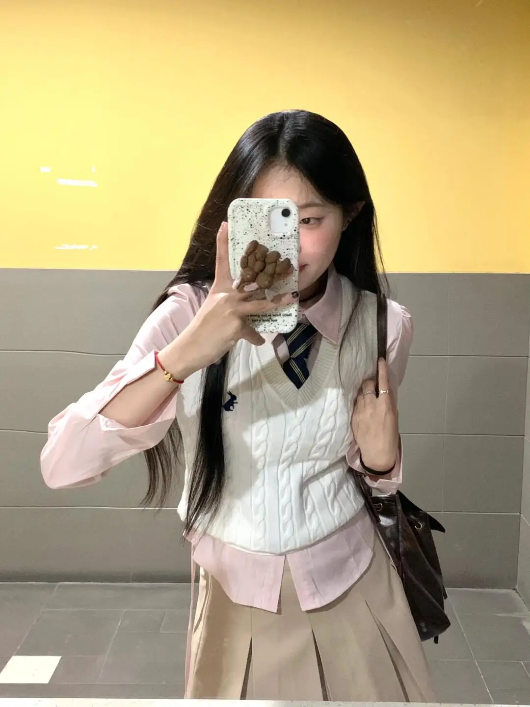 핑크 롱 니트 스쿨 세트 체크무늬 스커트와 허리띠 포함 여성 패션 세트 가을 2024 폴리...