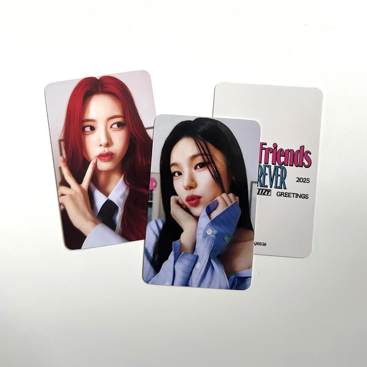 Kpop ITZY 2025 シーズンのご挨拶 LOMO カードベストフレンズフラワースペシャルフォトカード Yeji Ryujin Yuna Chaeryeong ファンコレクション
