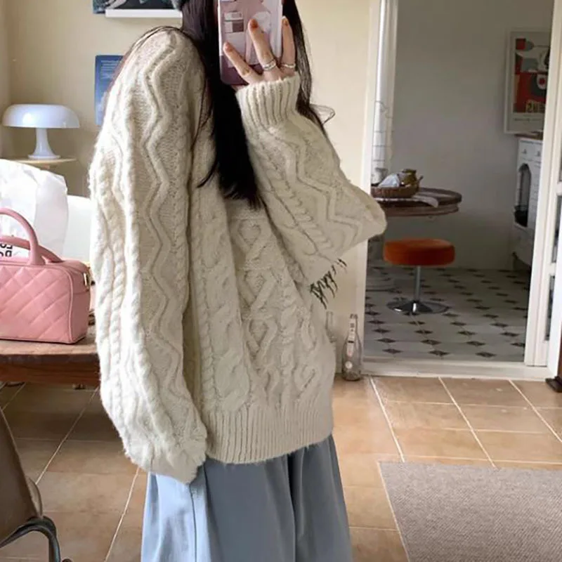 

Women Knitting Sweater 2025 New Soft Knit Sweater Women's Retro Thickened Oversized Lazy Style Slim Fit Knit Top