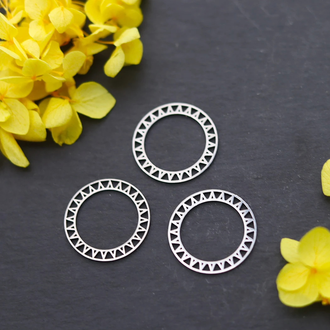 Image of 3 stücke Hohl Runde Sonne Charms Anhänger Edelstahl Charme Für DIY Halskette Schmuck Machen Zubehör Liefert Großhandel