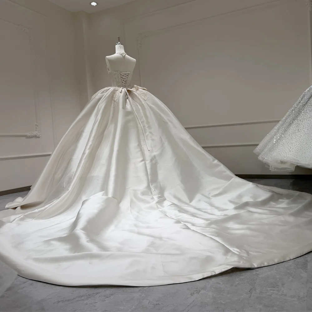 فستان زفاف قابل للتخصيص بدون حمالات مع أربطة خلفية، فستان عروس بدون أكمام مع تطريز 2026