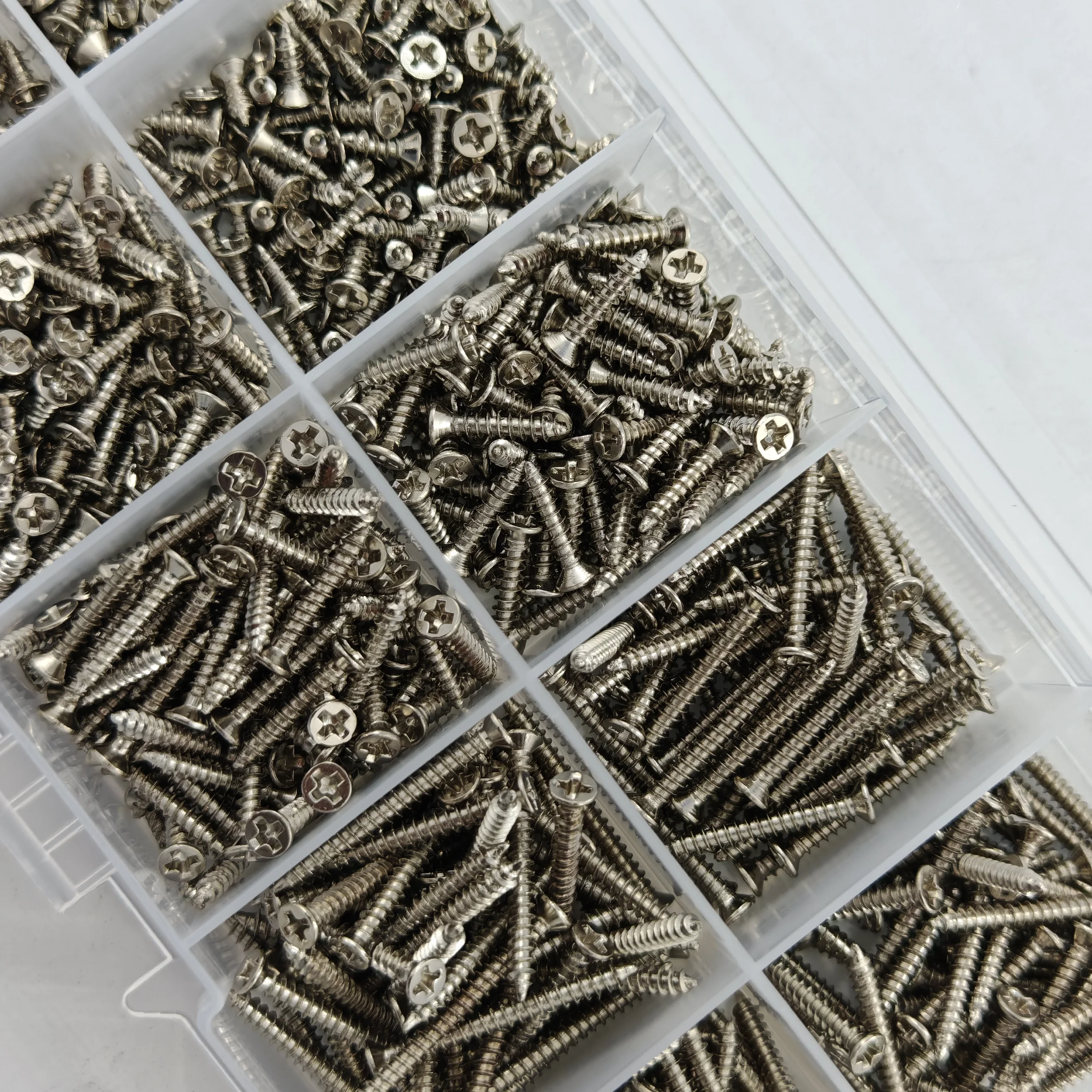 560-Piece Self-Tapping Wood Screw Set Box M2 Flat Metal Screws 8 Different Sizes Classification Kit for DIY Projects
