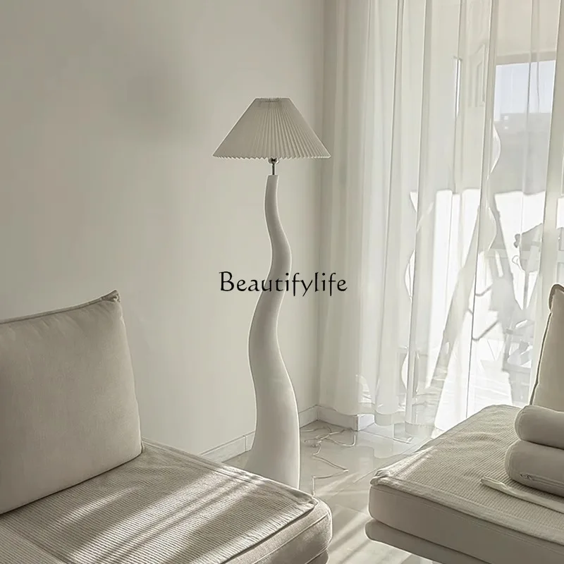 Nordic cream style living room floor-to-ceiling vertical luminous decoration high sense