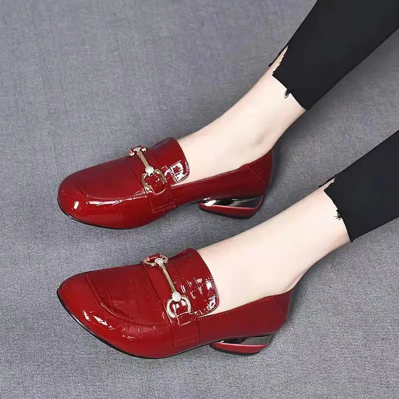 Women\'s Shoes Rubber Soft Bottom Patent Leather Flat Mom Shoes Patent Leather FashionableVersatile Ladies Single-piece Shoes