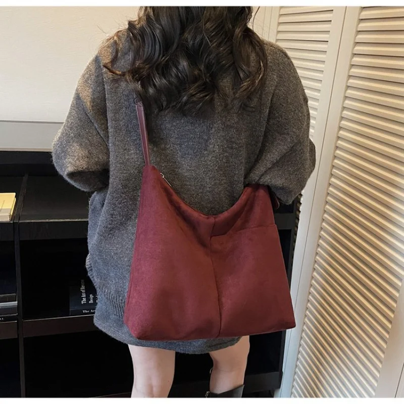 

Ladies Crossbody-Bag Crafted From Split Leather Featuring Trendy Honduras Vintage Lightweight Soft Daily Look