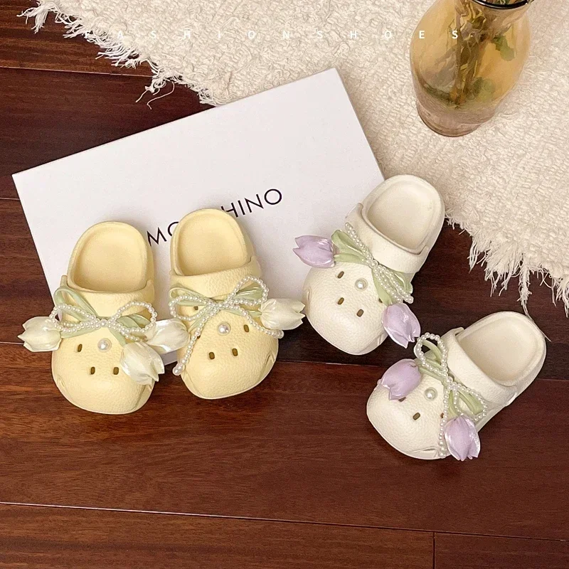 

Пляжная обувь для девочек, повседневная обувь на открытом воздухе, лето 2023, новые детские тапочки, обувь принцессы для девочек на мягкой подошве с цветами, милые