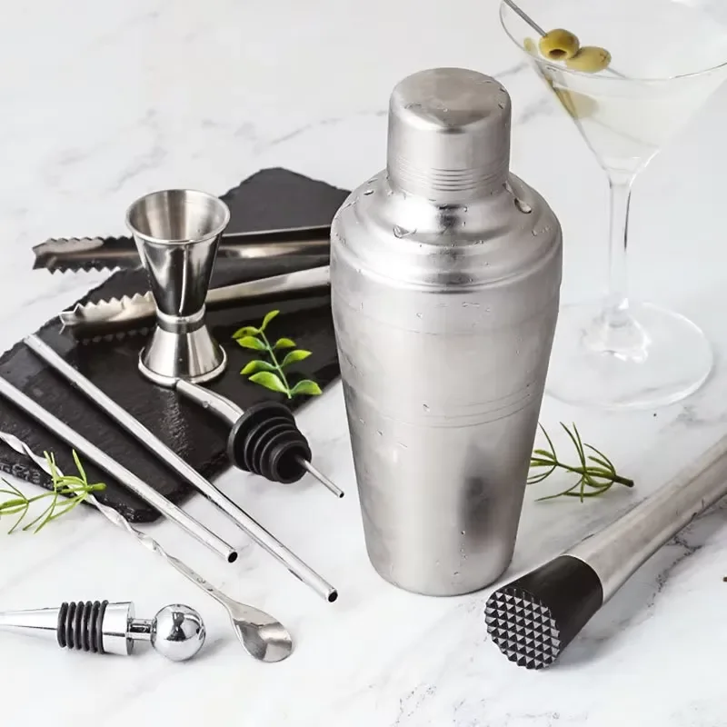 Full set of environmentally friendly stainless steel bartending tools, household bar, cocktail mixing cup with base, wine