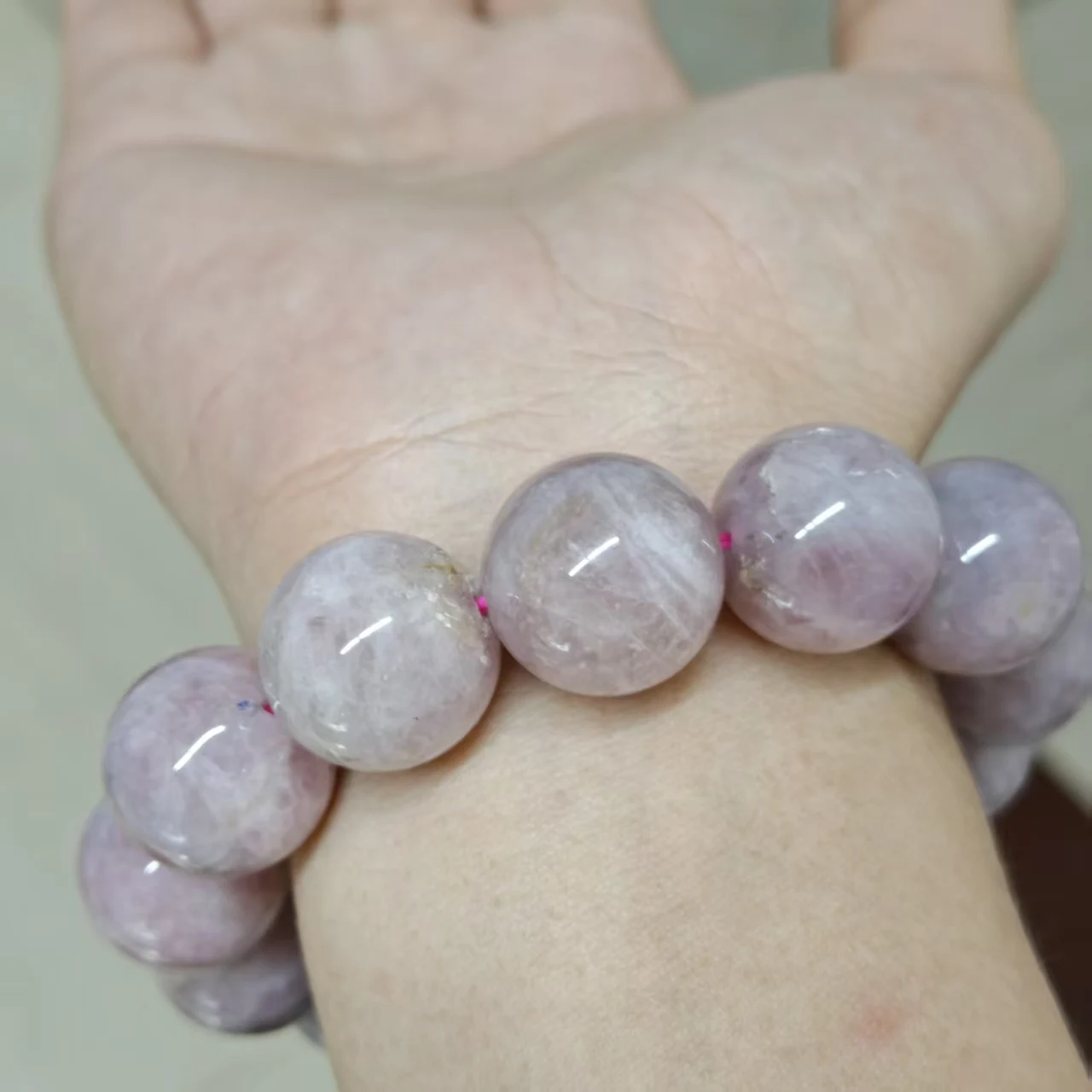 Natürliches AA-Armband aus lila-rosafarbenem Rosenquarz aus der alten Mine Madagaskar, elegant und frisch, perfekt für Mädchen, Perlen-Geschenk, Großhandel – Detail 2