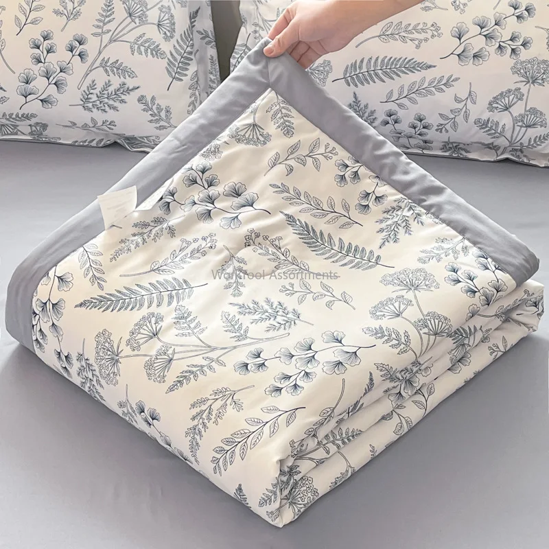 Skin‑Friendly Summer Quilt 200×230cm Washable Air Conditioner Comforter Lightweight Summer Bed Core For Bedroom