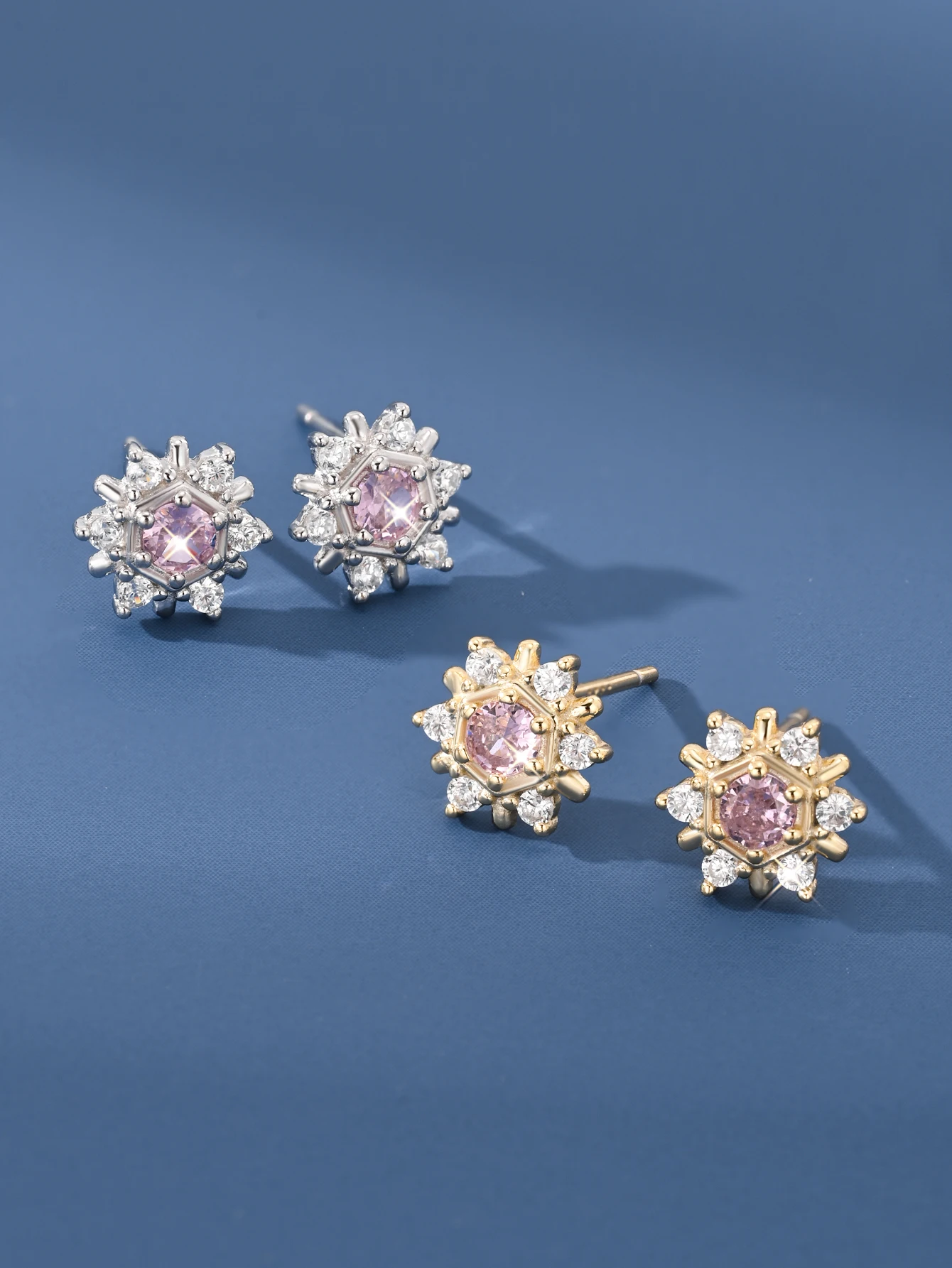 Ohrringe aus 925er-Sterlingsilber mit eingelegtem Zirkon und Schneeflocken für modisches Pendeln, süßes und luxuriöses Schmuckzubehör
