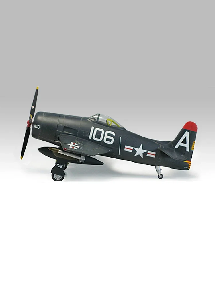 Academy-Kit de modelo de avión de montaje, F8F-1 12313/2 USS TARAWA, con base, edición especial, 1/48