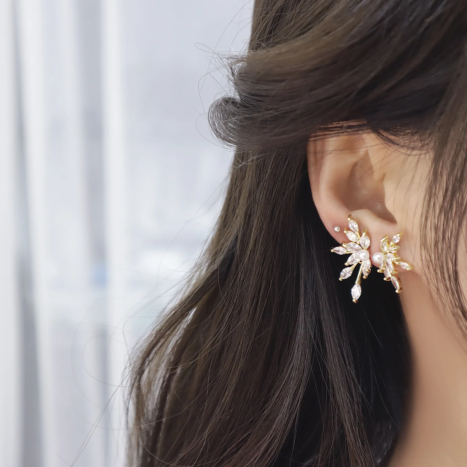 كوريا مجوهرات الأزياء الجديدة 925 الفضة إبرة 14K الذهب الحقيقي AAA الزركون زهرة أقراط أنيقة لامعة المرأة حفلة موسيقية أقراط