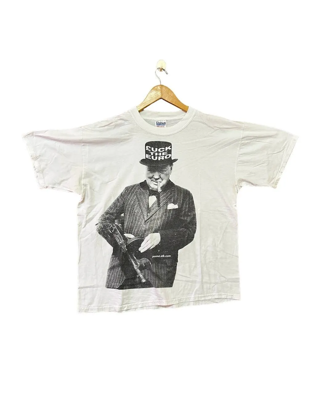 Vintage 00s WINSTON CHURCHILL big image nice design britain statesman soldier terror streetwear style punk rock white T Shirt