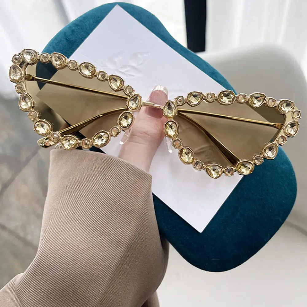 KLASSNUM Luxury Woman Sunglasses Cat-eye Rhinestone Sunglasses 2024 Trendy Party Eyepiece Glitter Metal Frame Color Lens Shades