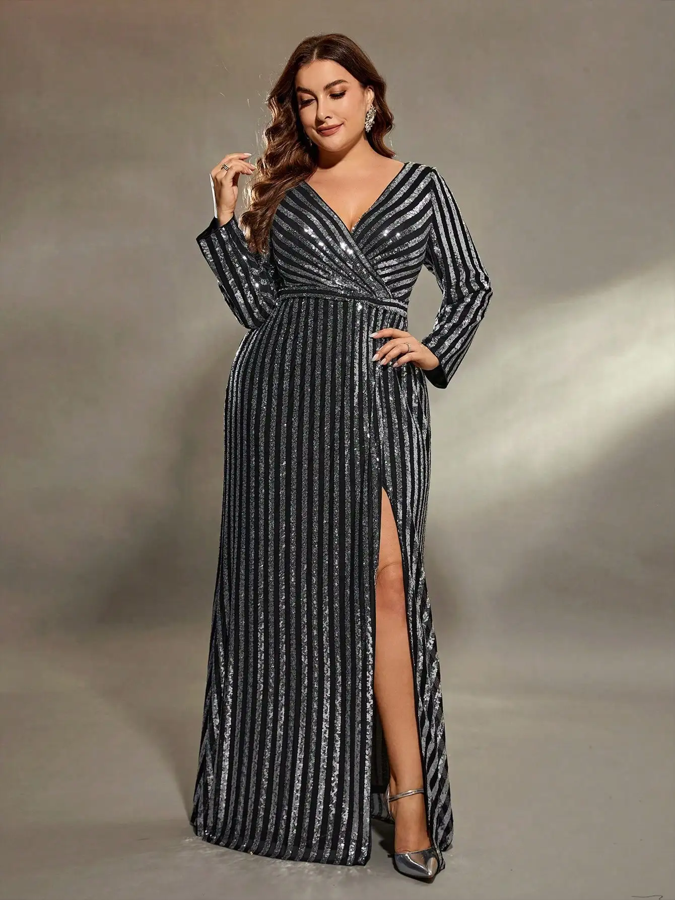 Mgiacyv-neck, chest pleated, long-sleeved, striped sequined, slim and sexy, slit A-line long dress