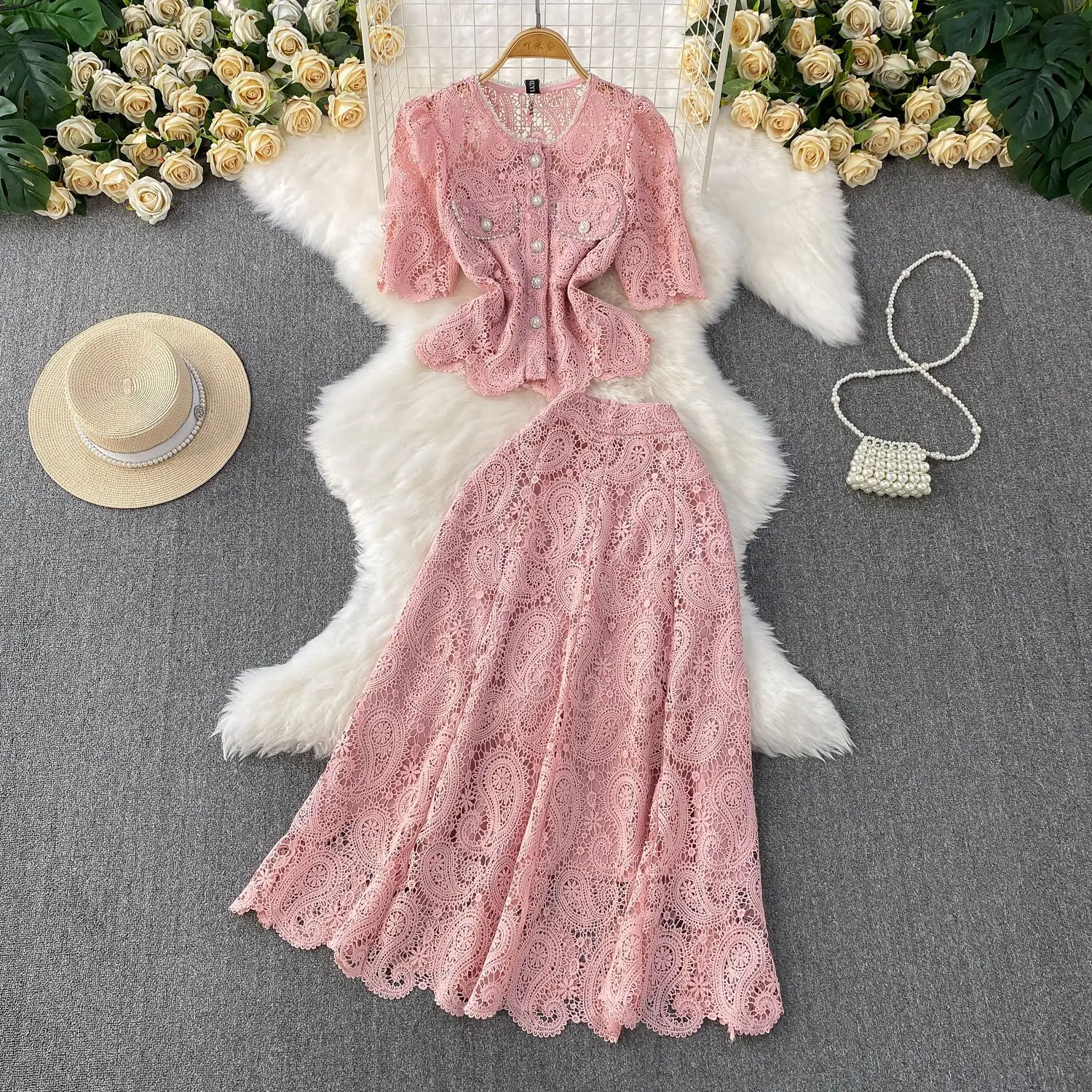 Heavy-duty lace embroidery round-neck shirt with design features, single-buttoned top set of two pieces