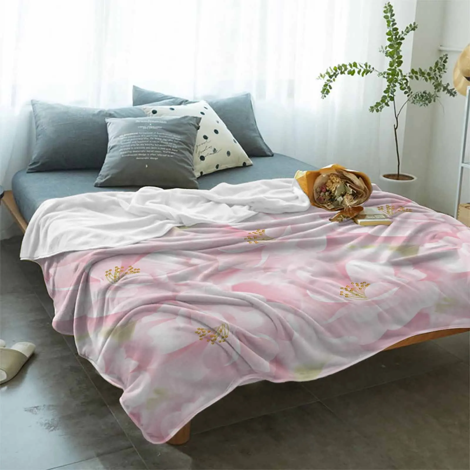 Pink Flower Roses Texture Blankets Portable Soft Throw Blanket for Bed Office Bedspread Home Decor Flannel Blanket