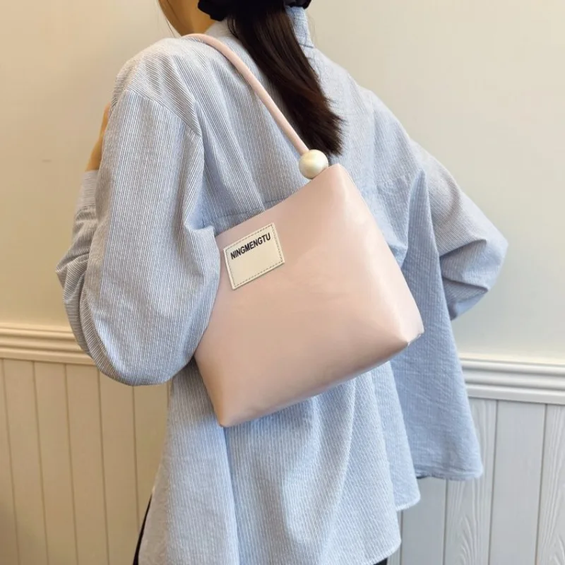 

Durable Ladies Satchel Bag Reinforced Handles Can Bear Heavy Loads Suitable for Work Shopping