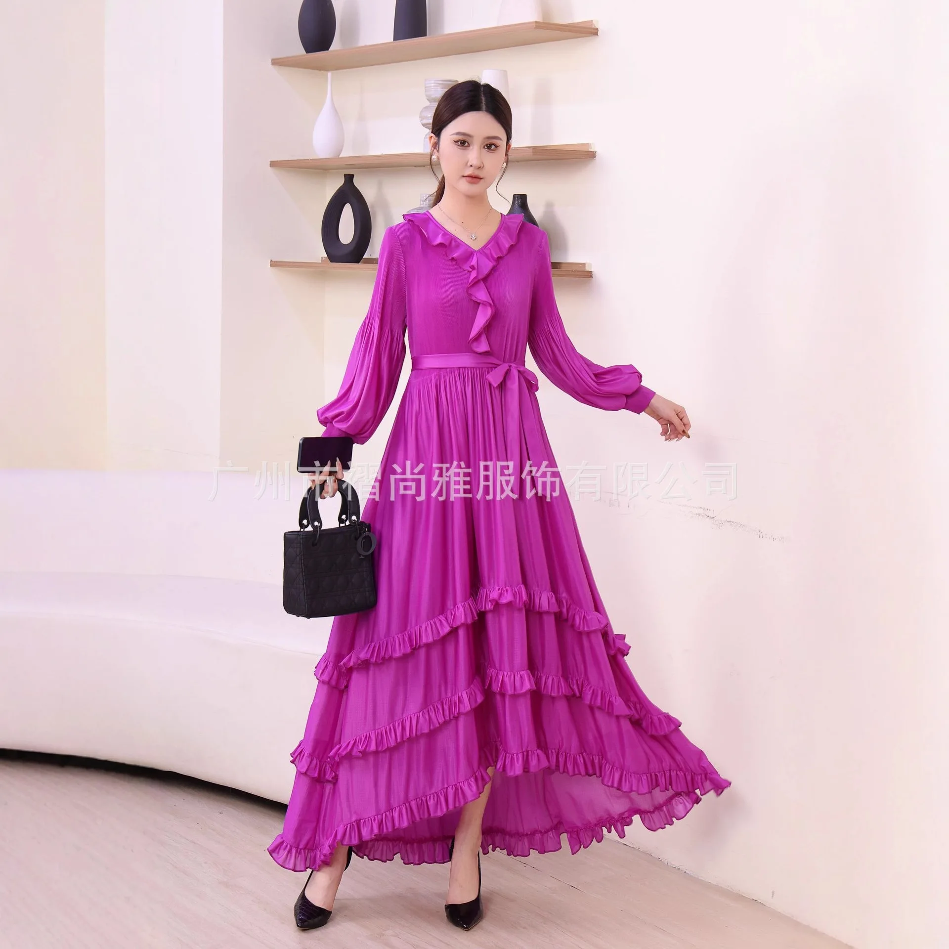 Miyake plissé 2025 automne et hiver nouvelle robe rétro haut de gamme lanterne manches taille à volants couleur unie jupe femme plissée