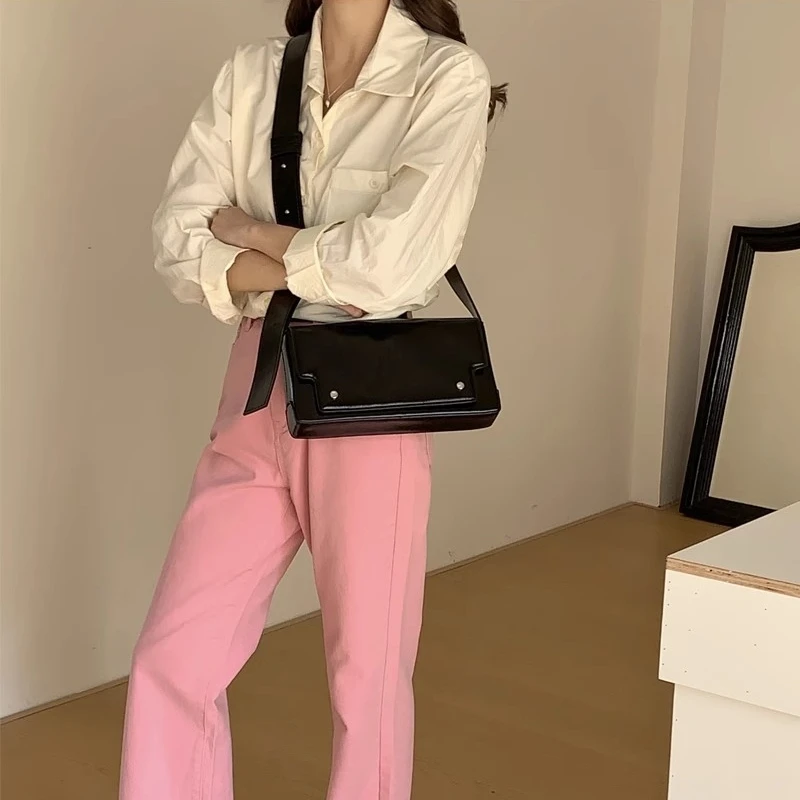 Fashionable Unisex Envelope Crossbody Shoulder Bag with Minimalist Large Square Casual Flap Purse Bags PU Leather Messenger Bag