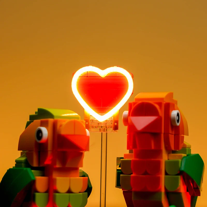 The Vonado LED 40522 set is suitable for Valentine Lovebirds building blocks (including lighting accessories only)