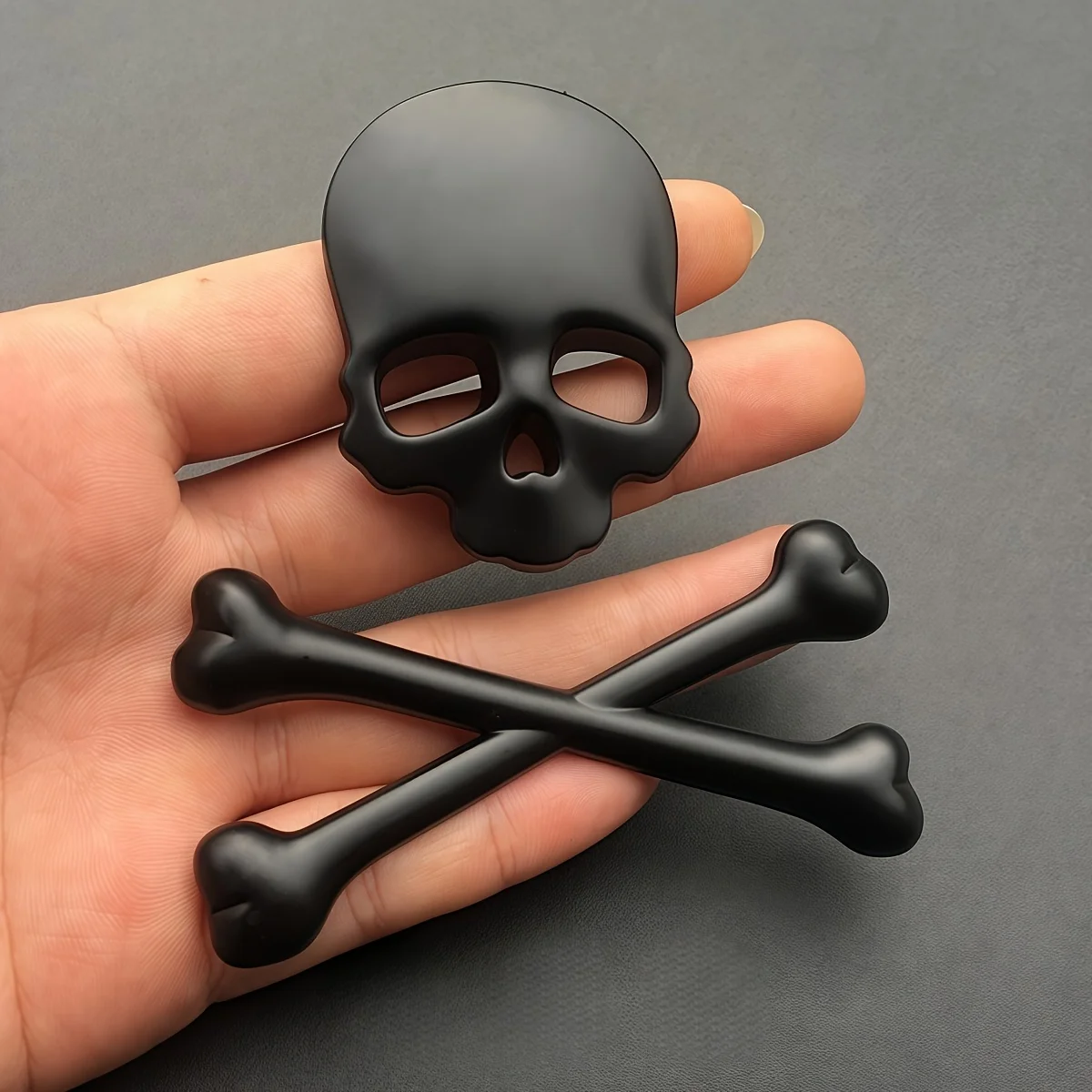 1pc Car Motorcycle 3D Metal Skull Badge Sticker Emblem Universal Fit for Fenders and Engine Covers, Suitable for Bikes, Bobbers image 3