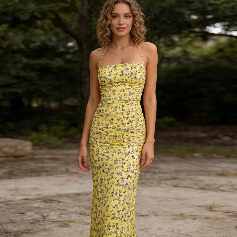2026年夏 レディース スリムフィット セクシー ホットガール バケーション ビーチ スリップドレス 花柄 スパゲッティストラップ ミディドレス ファッション サイドスリットドレス