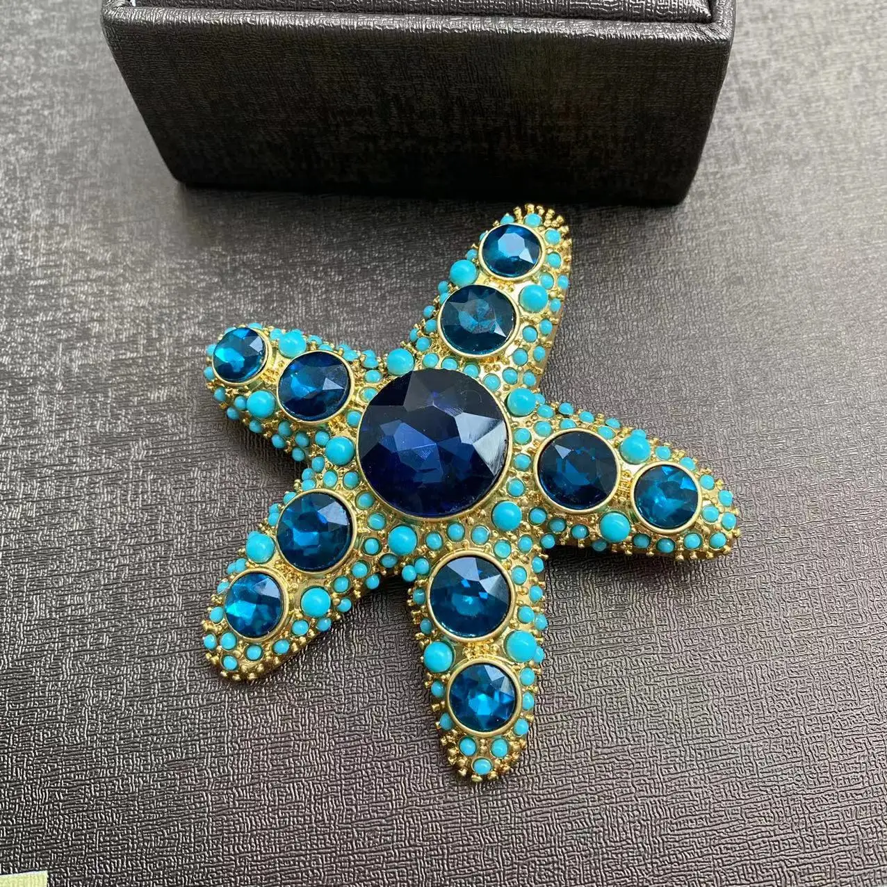 French Romantic Fashion Light Luxury Vintage Emerald Set Starfish Brooch Women's Jewelry