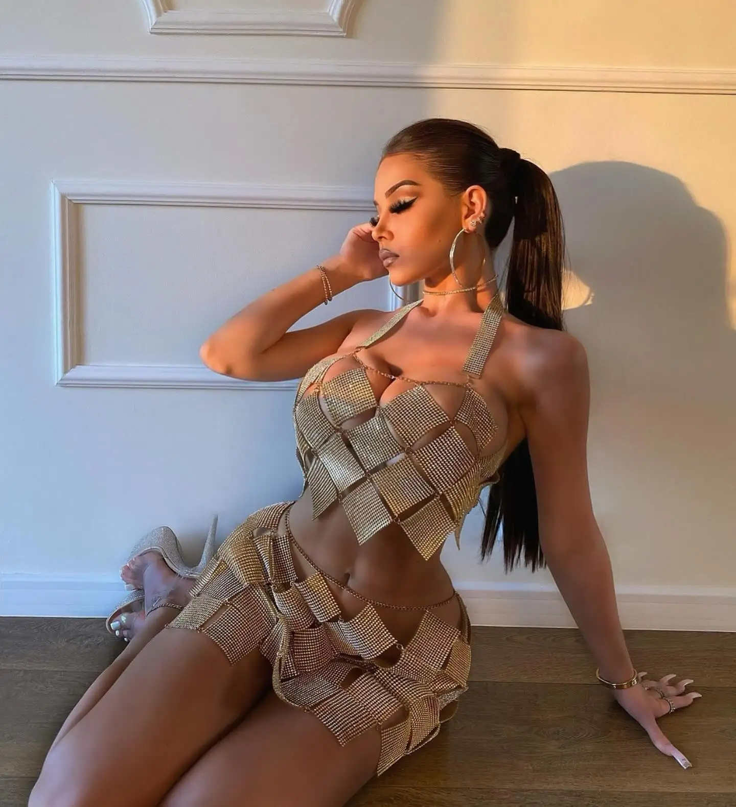 ชุดเดรสปักเพชรเต็มตัวสไตล์ยุโรปและอเมริกาสำหรับผู้หญิง ประดับด้วยเพชรและคริสตัล เหมาะสำหรับงานปาร์ตี้กลางคืน ชุดเดรสโลหะประดับคริสตัลสุดเซ็กซี่