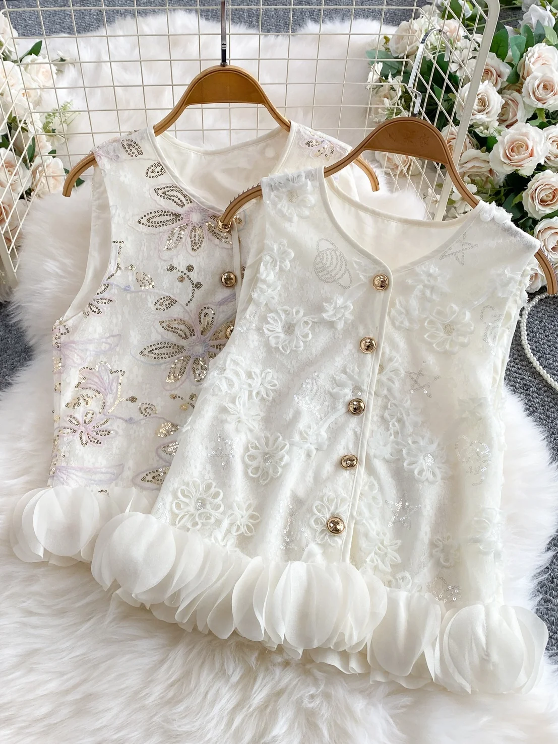 

Elegant round Neck Sequin Metal Buckle Vest Top Fairy Tale Girl Style Floral Embellished Outerwear for Young Women