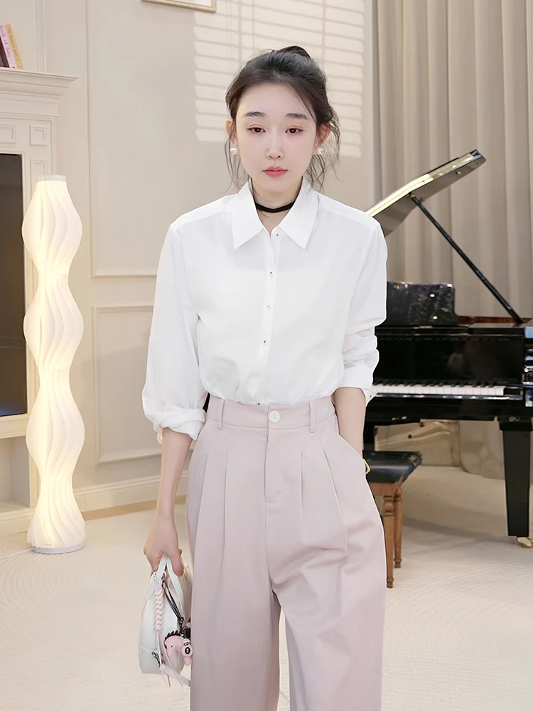 

Женская белая рубашка OUDOCKEE с длинным рукавом, повседневная, свободного кроя, весна 2026, с отложным воротником, для многослойных образов, дышащий хлопок