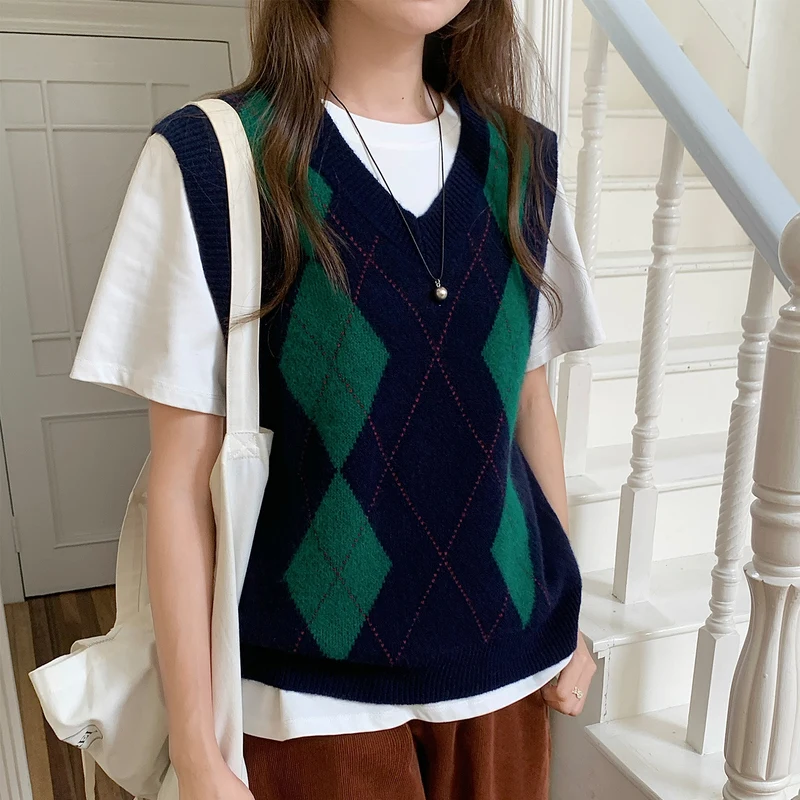 WinvyNee Women's Clothing Knitted Wool Vest V Neck Plaid Tank Casual Outerwear Vintage British Ladies Warm Tops Sweater C1523042