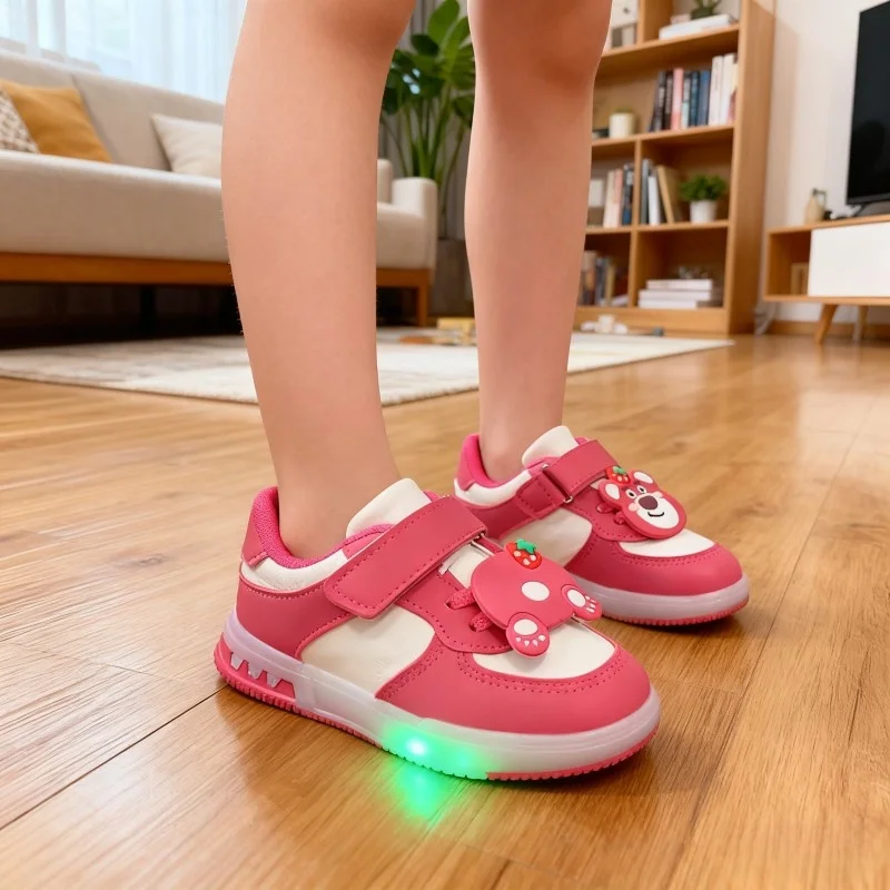 

Повседневная обувь Disney для маленьких мальчиков и девочек, обувь для первых прогулок с мягкой подошвой для малышей, детские кроссовки, детская обувь Lotso, размер 21-30