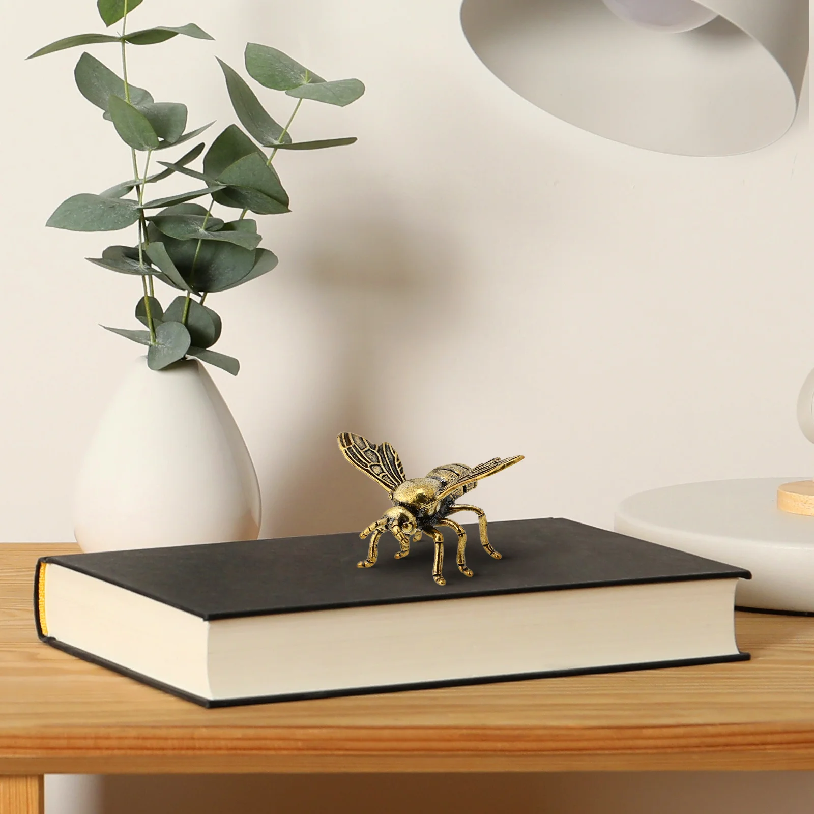 

Small Brass Bee Ornament Exquisite Creative Desktop Adornment Home Office Decoration Brass Bee Adornment