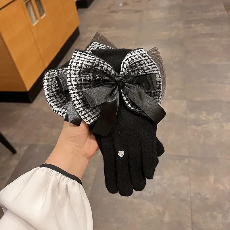 Big Bowknot Gloves for Women Autumn Winter Cashmere Black Grey Pink Gloves Touch Screen Plush Thickened Female Gift