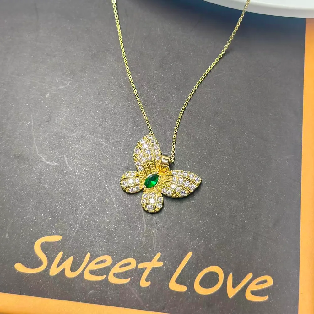 قلادة على شكل فراشة مجوفة، سلسلة ترقوة من الزركونيوم النحاسي المرصع بالزركونيوم للسيدات، مزاج عصري وبسيط