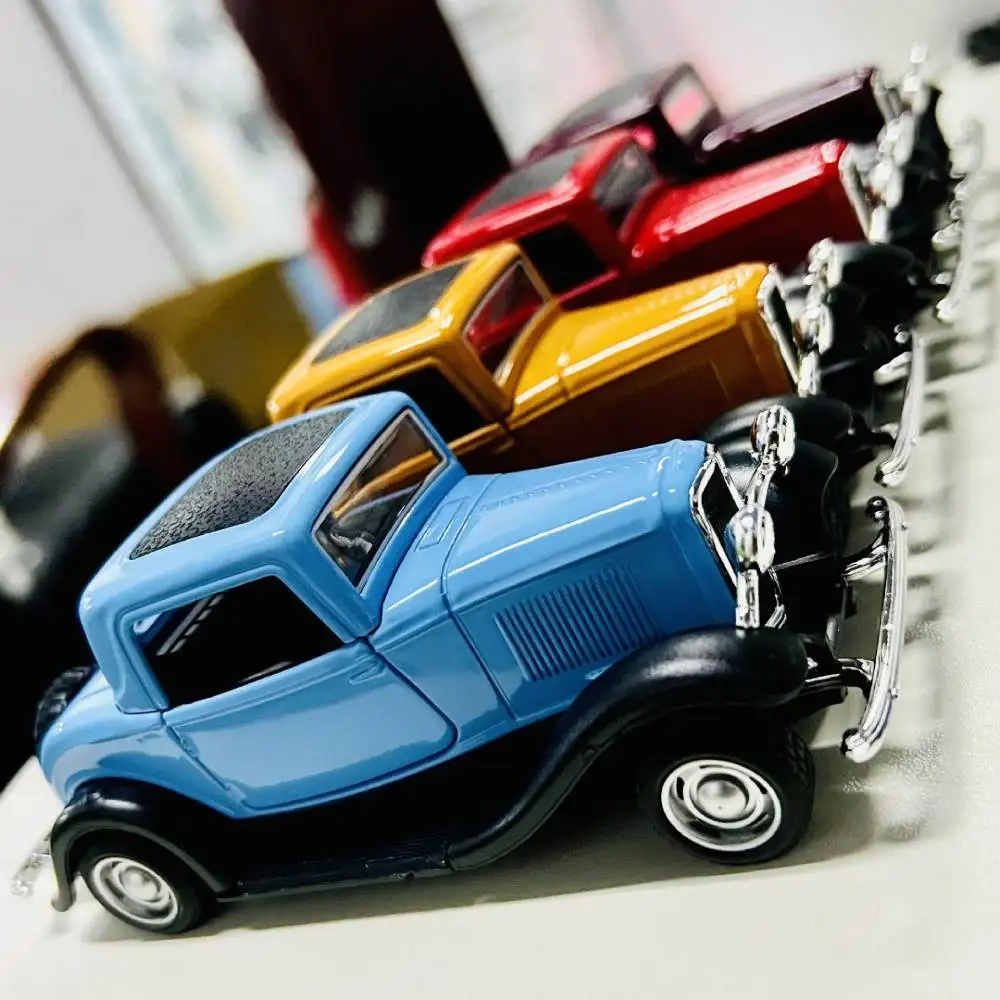 1:32 Vintage clássico carro modelo infantil de brinquedo simulação Metal carro esportivo modelo Pull-back liga veículo crianças coleção presentes carro clássico dos anos 50