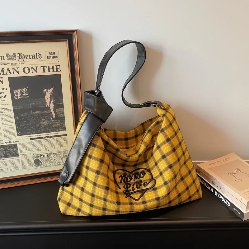 

Korean Plaid Crossbody Bag Women New Lazy Style Large Capacity Shoulder Bag Comfortable and Versatile Texture Storage Bags