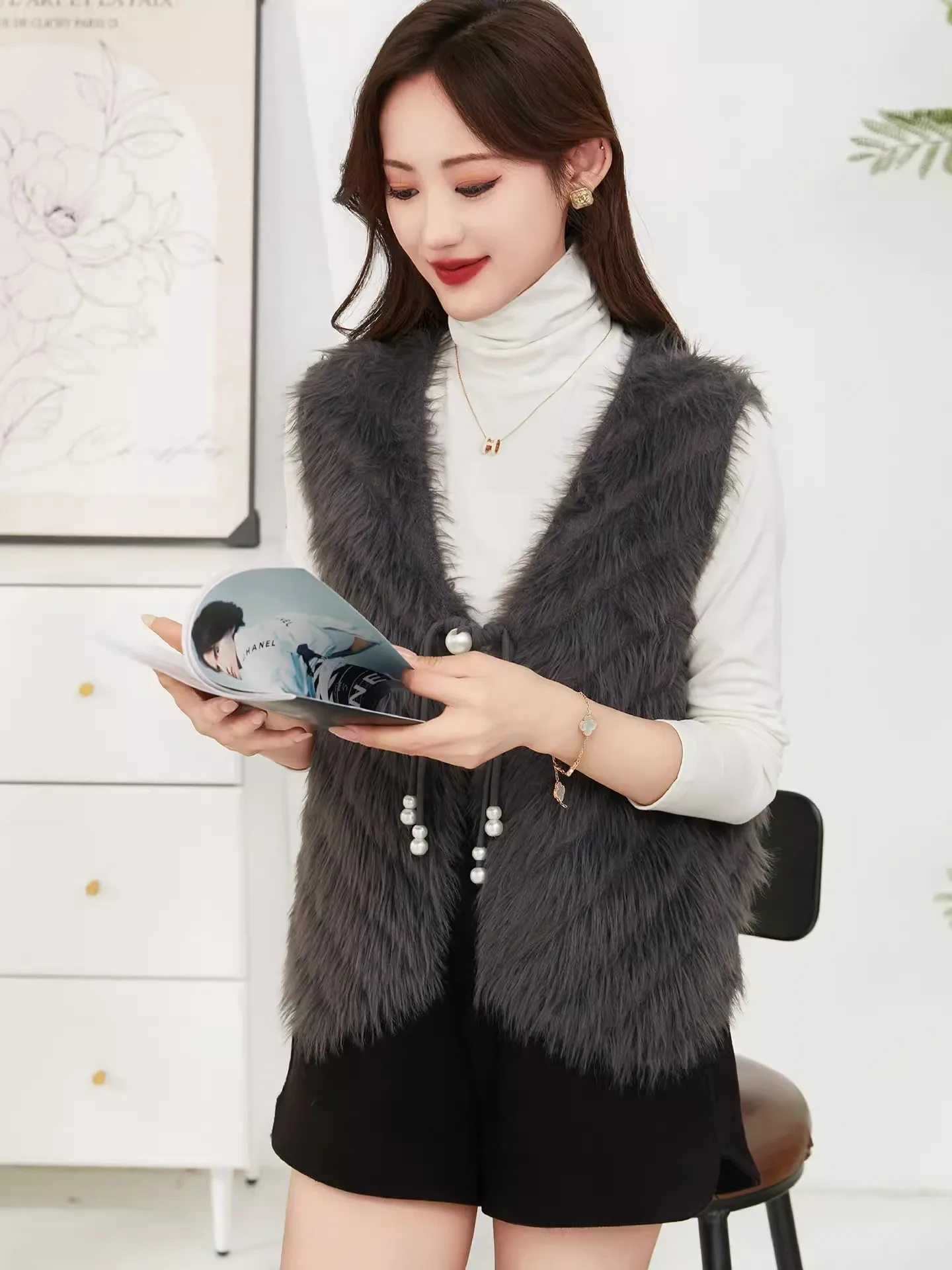 

Fashionable Waistcoat Temperament Versatile Spring Autumn Winter New Collection Fur Mink Fur Buckle V Neck Vest Trendy w156