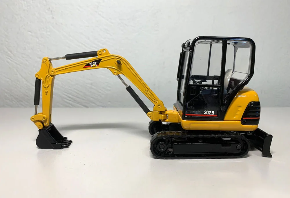 NEW 1/32 CAT 302.5 Mini Hydraulic Excavator 55085 Diecast Model Toys For Collection