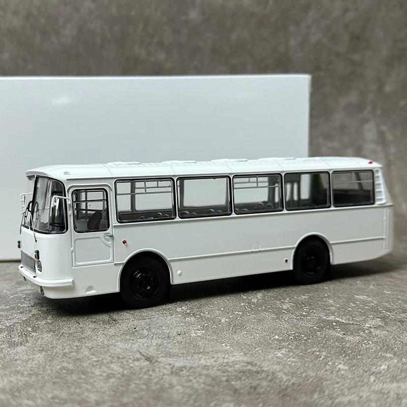 DEMPRICE  Buses in Russia Classic Bus 1:43 695 bus Passenger car alloy model Send to a friend Holiday gift Bus model