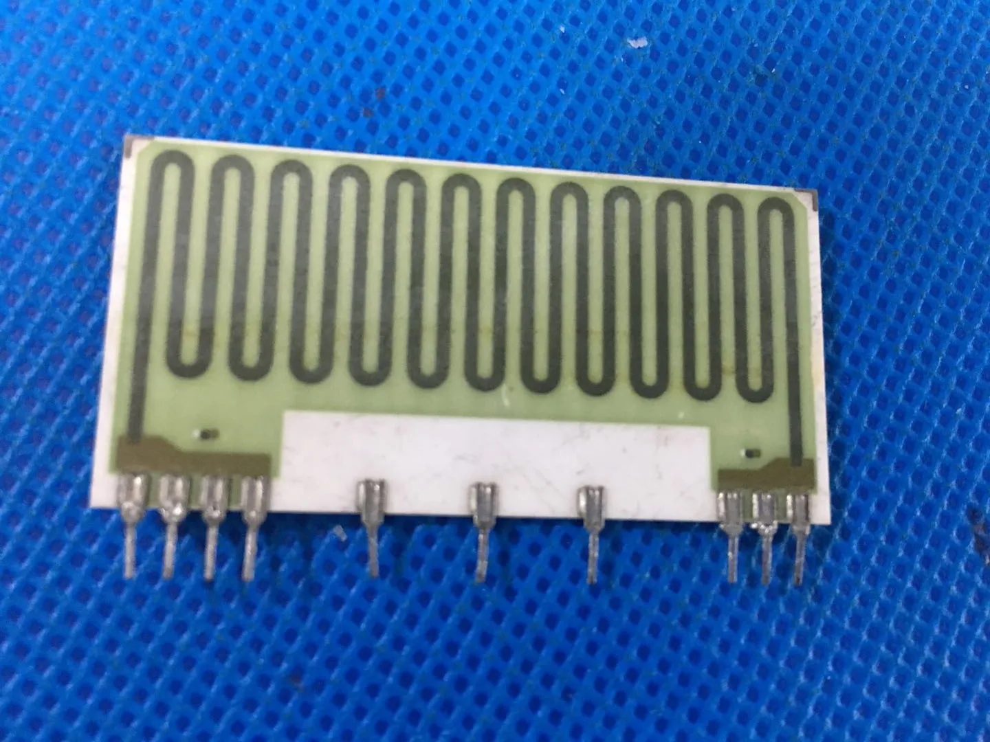 

LENZE 8211RH.1A and 2A and 3A Lenz Frequency Converters Ceramic Thick Film Start-up Charging Voltage Sharing Resistors