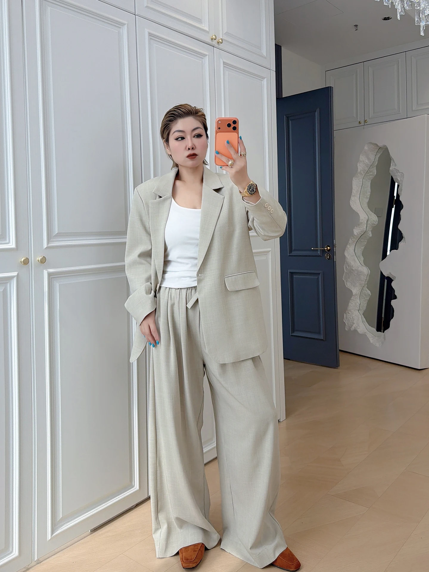 

Элегантный деловой костюм-двойка для женщин больших размеров: модный комплект с широкими брюками и верхом, стильный весенний наряд для полных фигур