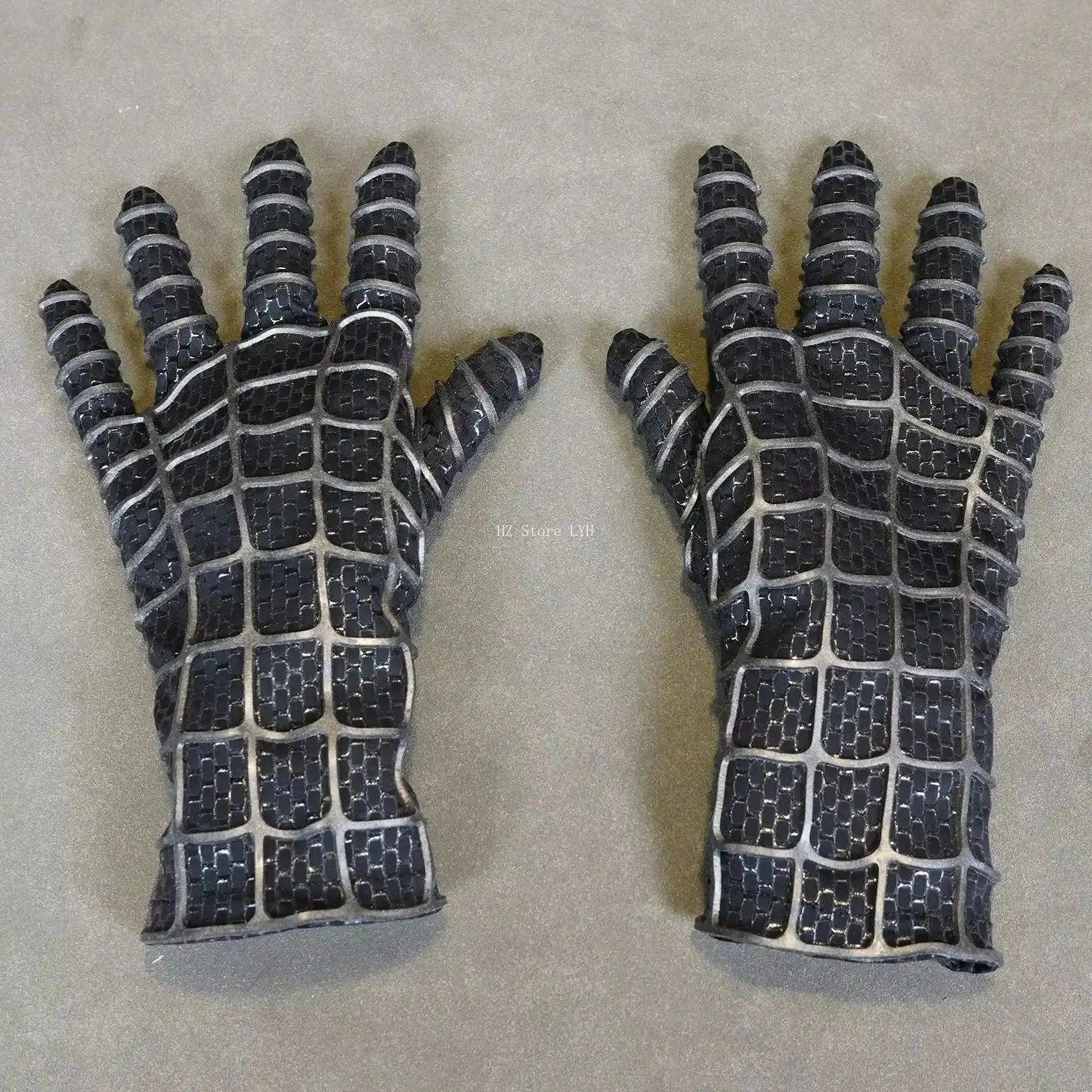 A Pair Of First Generation Toby Spider-Man Gloves with Strip Venom Cosplay Gloves Movie Restoration Handmade (One Szie)