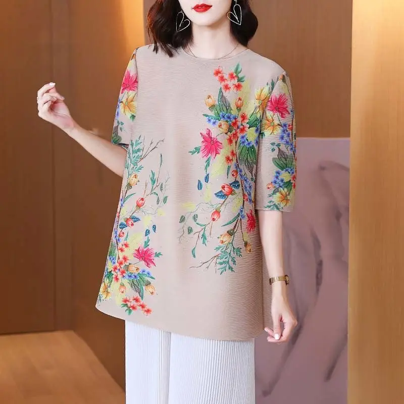 Wrinkled temperament top, summer fashionable new style, quarter sleeved western-style age reducing print, slimming t-shirt