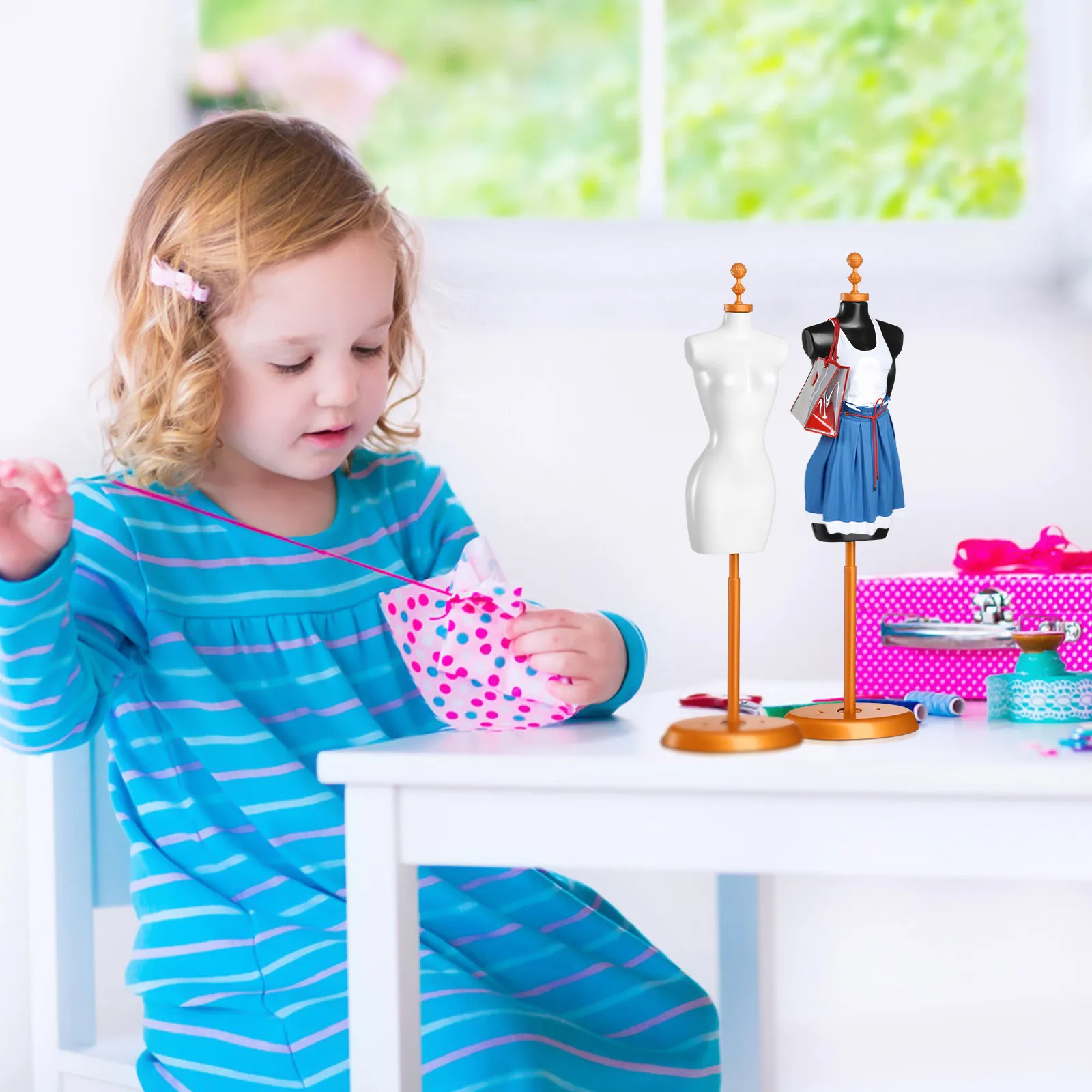 

4Pcs Miniature Dress Support Clothes Display Rack Plastic Holder for Jewelry Photography and Creative Home Decoration