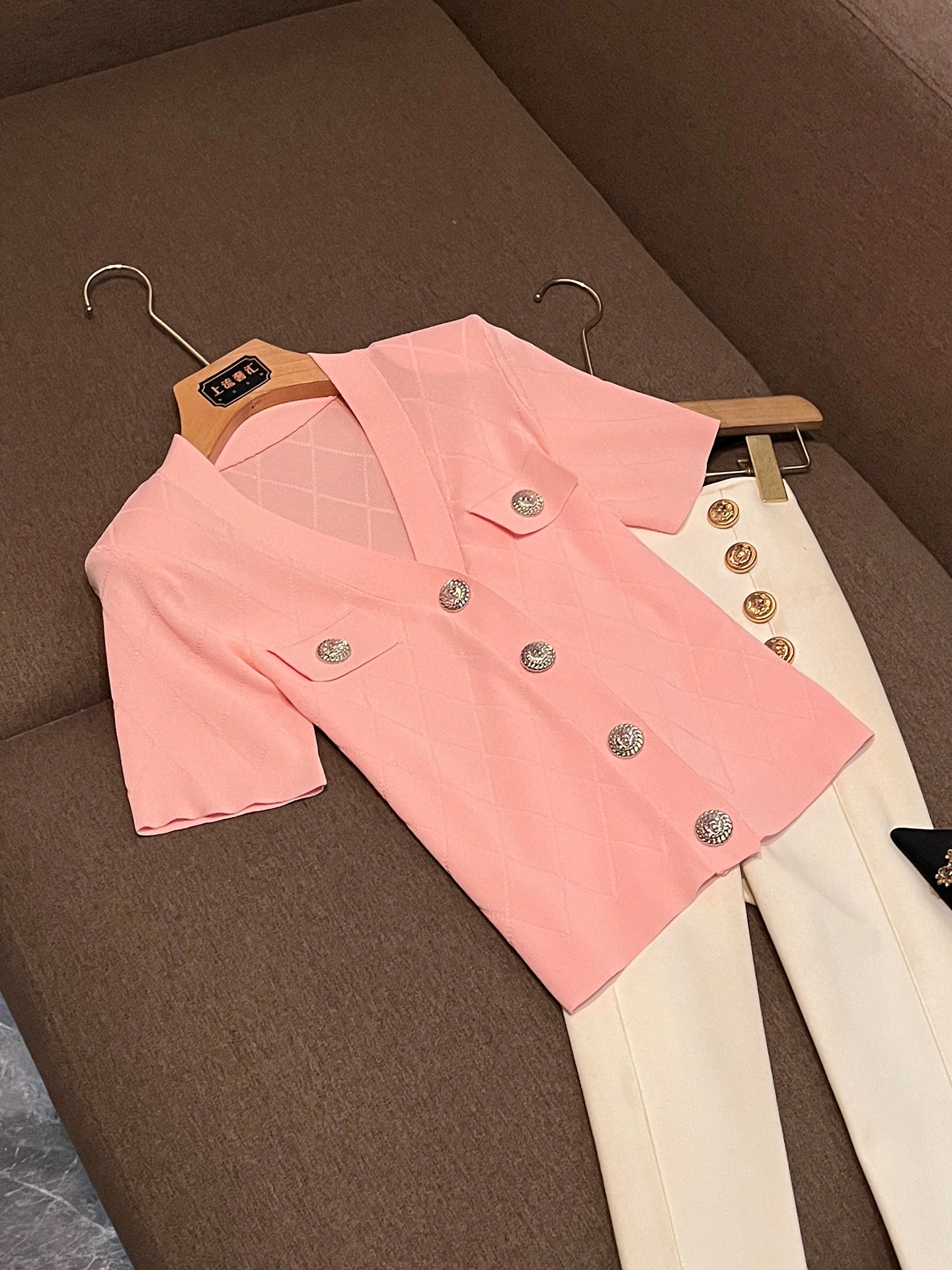

Fashionable V-Neck Short Sleeve Knitted Slim Fit Cardigan Summer New Arrival Single Button Casual Style Women's Top P410