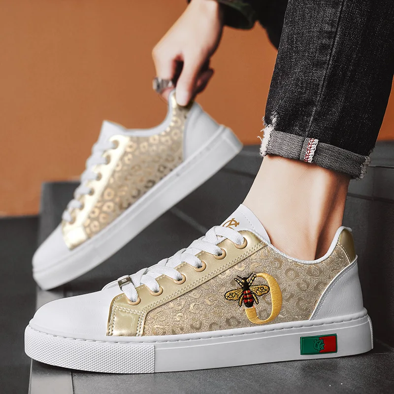 

Новая весенняя мужская кожаная повседневная обувь, леопардовая обувь для скейтбординга на плоской подошве, крутые лоферы на шнуровке для молодых людей